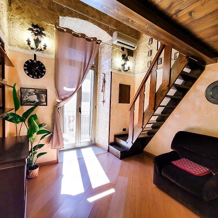 Cozy Classical Residence In The City Center Bari Exterior foto
